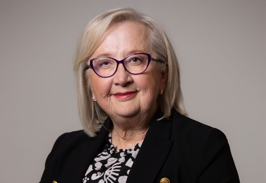Anne Hollonds
